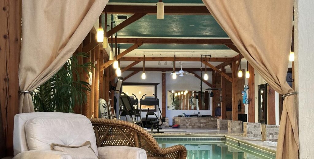 The garden room & pool